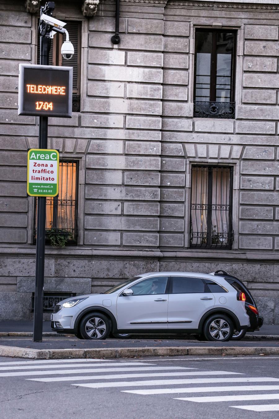 Kia Niro Plug-In Hybrid (DE) 2017 года  (WW) (фото 34 из 45)